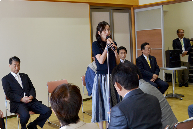 京都動物愛護センターオープン一周年記念イベント　基調講演　Eva理事長杉本彩