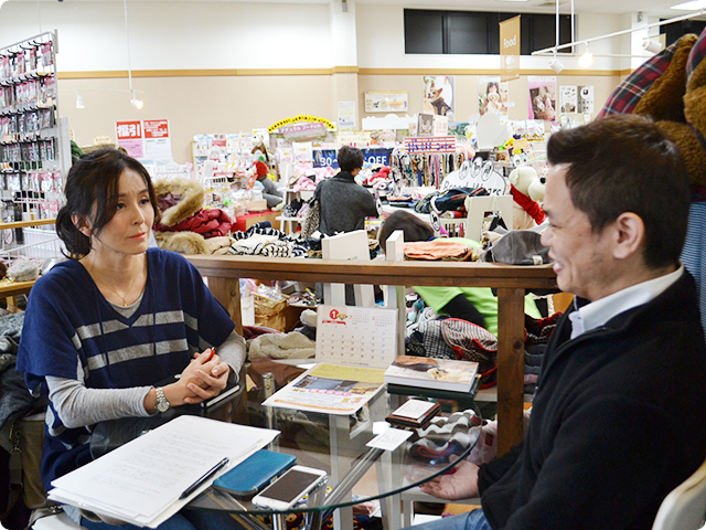 岡山ペットショップ杉本彩視察風景